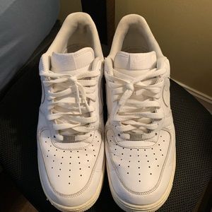 (WHITE) AIR FORCE 1s
